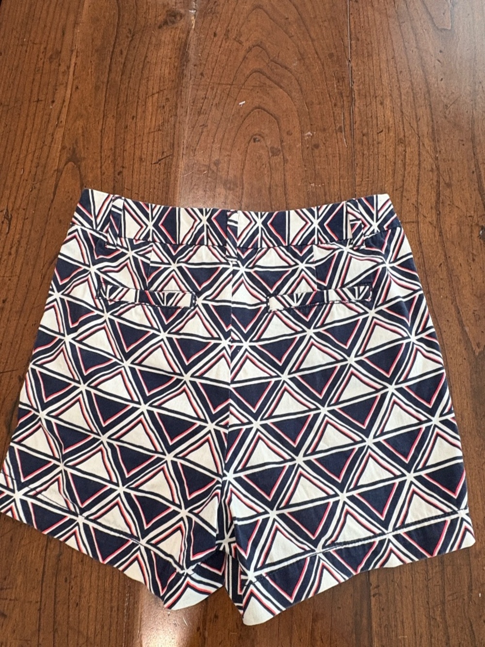 Merona Geometric Triangle Print Tailored Shorts Navy White Red Size 6 - Picture 5 of 6